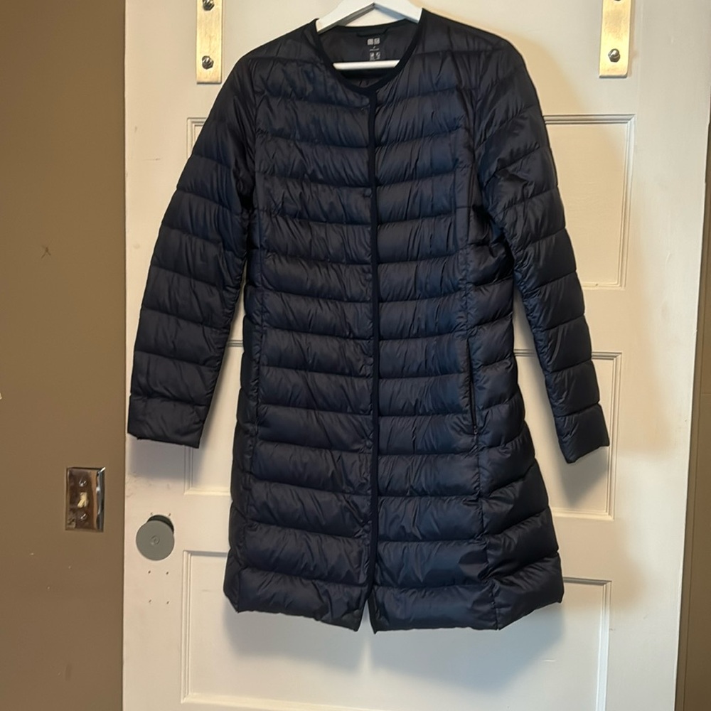 Uniqlo Navy Lightweight puffy, size M